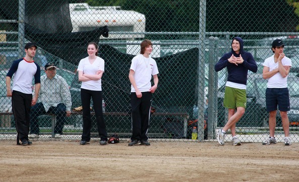 Jonas+Brothers+Playing+Softball+Game+_5ZvsqrsSurl