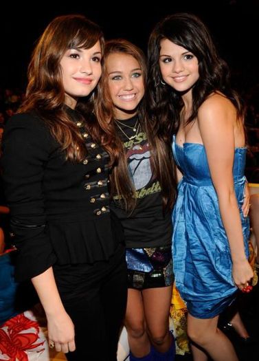 selenagomezfan_com-teenchoiceawards2008-0015[1]