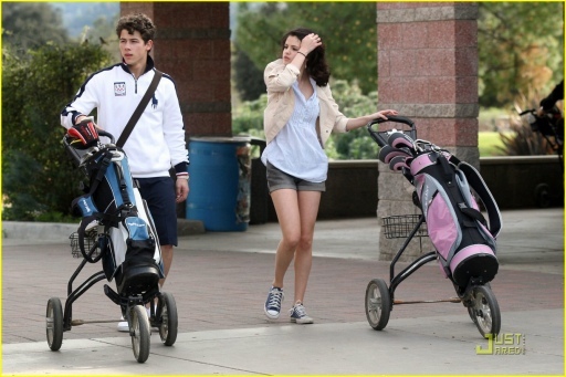 normal_013 - Nick-Out to go golfing in Los Angeles-with selena-i am gelous