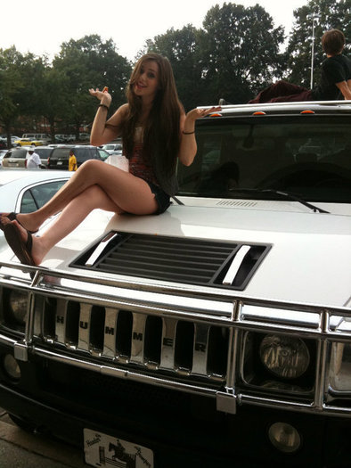 i love that car <3