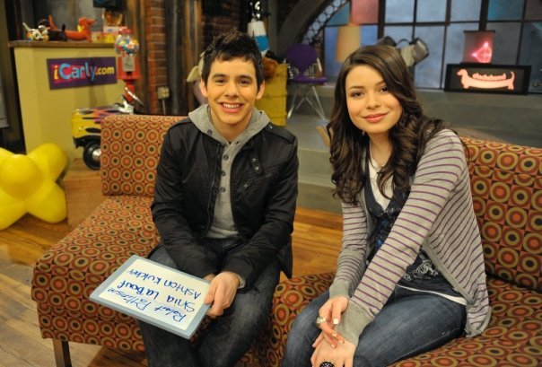 Miranda Cosgrove And David Archuleta - I am back