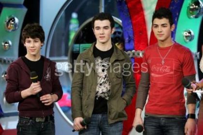 9 - MTV TRL With The Jonas Brothers