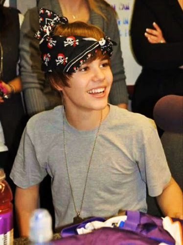 Justin-RARE-justin-bieber-17722624-374-500