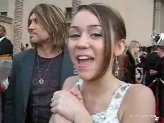Miley (6) - Miley Cyrus - Bop TV AMAs Red Carpet - November 21st 2006 Screencaptures