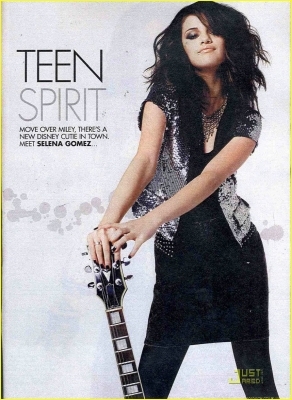 normal_selena-gomez-ok-uk-magazine-02