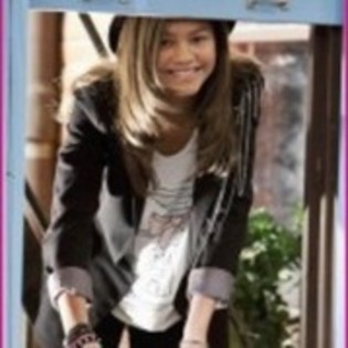 31527259_FWIZFVUAP - zendaya coleman-rocky blue