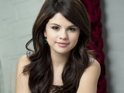 selena-selena-gomez-11431187-1024-768