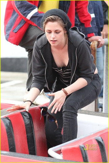 Kristen-Stewart-Taylor-Lautner_2 - Actorii Twilight Surprinsi In Diferite Momente