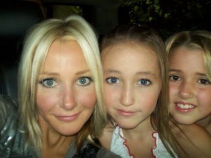 Me, my aunt and Ems - Wonder World Tour