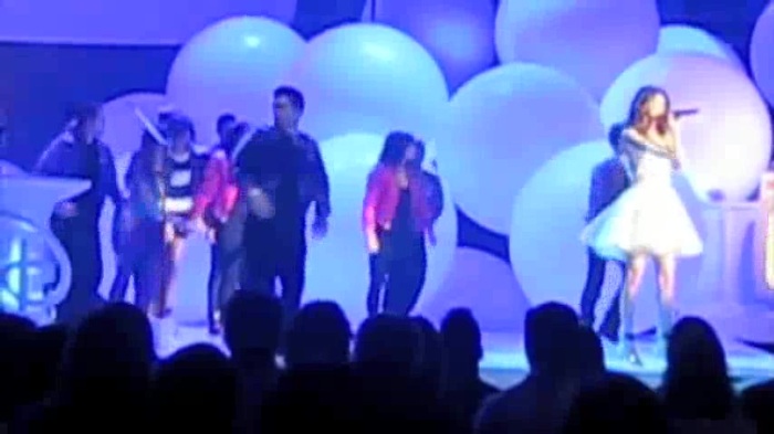 SELENA GOMEZ Performs Live with BELLA. ZENDAYA and Entire SHAKE IT UP Cast! 146