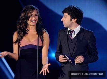 Demi-2010-VH1-Do-Something-Awards-demi-lovato-13977204-400-297 - Do Something Awards