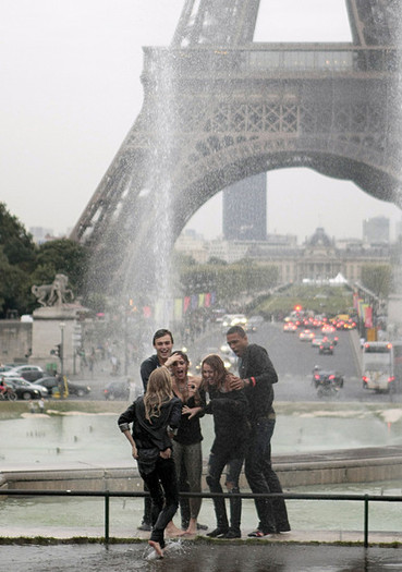 Filming LOL in Paris. xD (79)