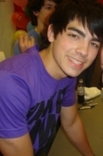 joejonas_1231435091