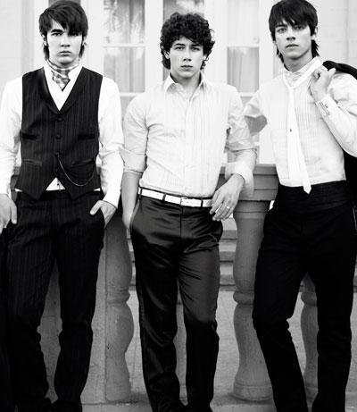 n5836432901_389933_2836 - Jonas0_Brothers0_My0_Idols0_4_0