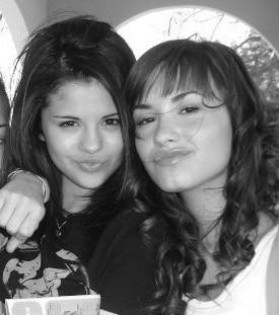 6 - Demi Lovato and Selena Gomez