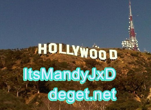 Never been so close to the hollywood sign. Its so pretty up here. - Proofs 002