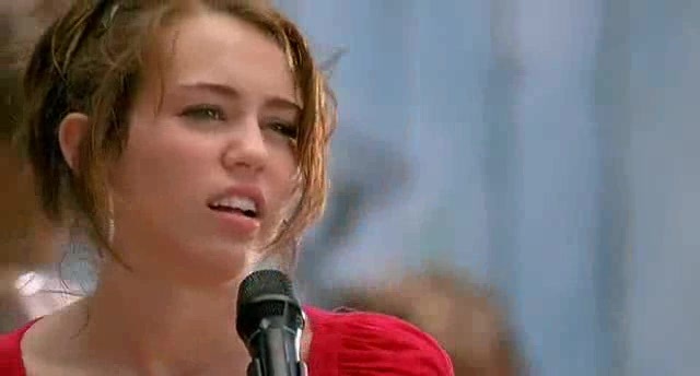 miley ray cyrus (11) - miley cyrus in hannah montana the movie singing the climb