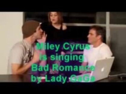 Miley Cyrus is singing Bad Romance (5)
