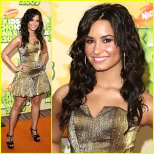demi-lovato-kids-choice - Demi Lovato Attends 2009 Kids Choice Awards