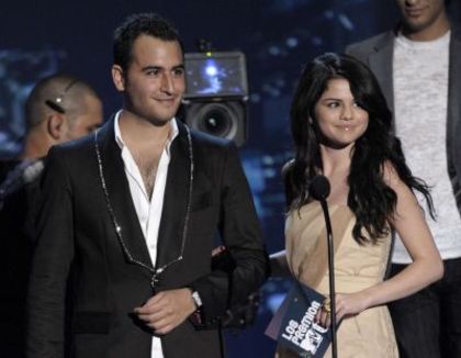 normal_013 - Selena Gomez Award Shows 2OO9 October 15 Latin America MTV Awards