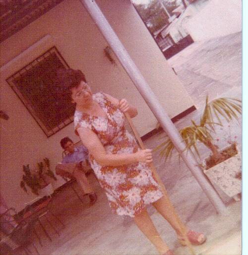 MI MAMA EN VENEZUELA ANO 1979 APROX - X1 FOTOS FAMILIA 1970 1980 1950 BLACK AND WHITE