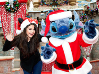 selena la disney 2