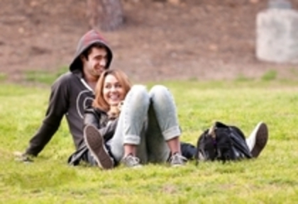 05 02 At Griffith Park in LA with Josh Bowman - Miley Ray Cyrus (19)