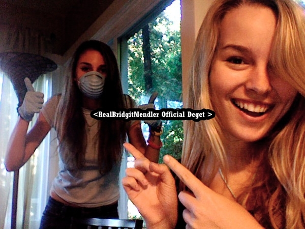 so @katya2 came over anyways despite my quarantine. but she came prepared! - Twitter Pictures