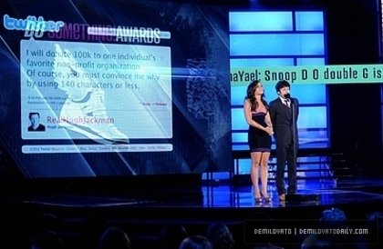 Demi-2010-VH1-Do-Something-Awards-demi-lovato-13977199-400-261 - Do Something Awards