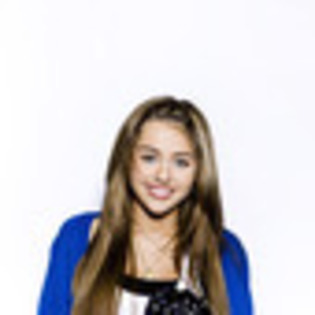 miley-cyrus-738269l-thumbnail_gallery