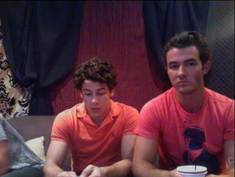 Jonas Brothers Live Chat (24)