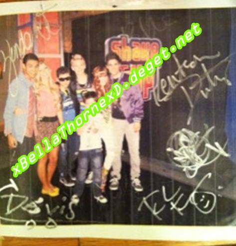 Our autographs xD - Shake It Up - Proofs