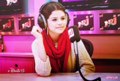 40269031_ILWQRJZRB - Selena Gomez