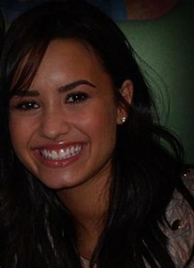 DJFFWRCSRTSFPCTLBPF - demi lovato