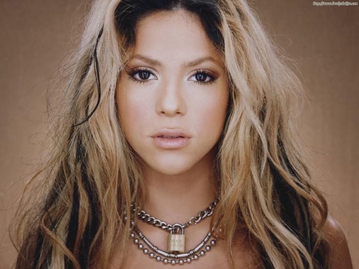 Shakira_HD_Wallpaper_1600_x_1200__8G5CJK