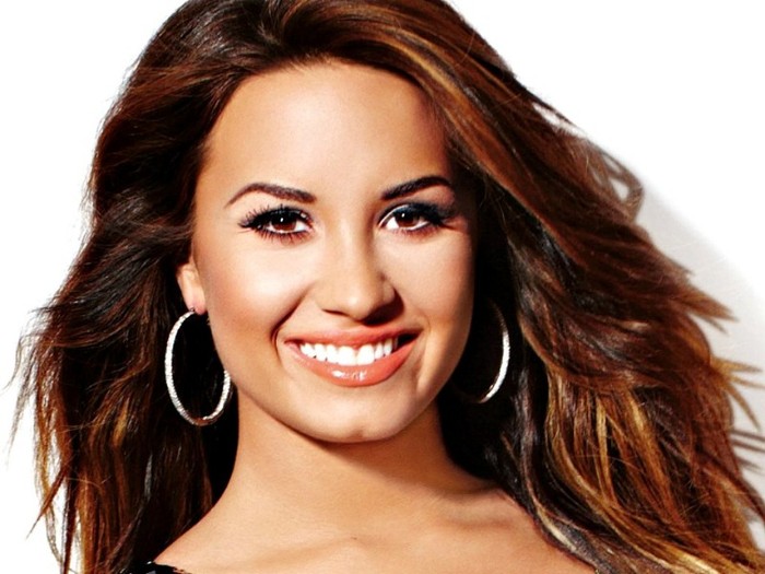 Demi-Wallpaper-demi-lovato-26683926-1024-768