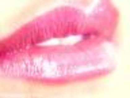 8 - lips