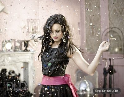 PBCZTBIBWZZTKPPGFEM - Demi Lovato