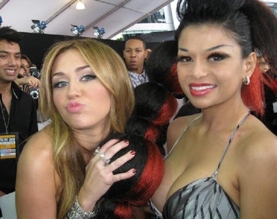 xMileyCyrusOfficial (11)