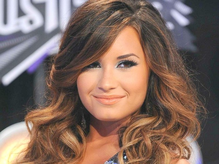 Demi-Wallpaper-demi-lovato-25855605-1024-768