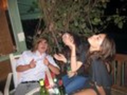 Phoebe-Tonkin-cariba-heine-and-phoebe-tonkin-4216955-120-90