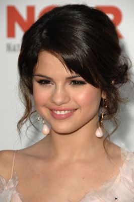 normal_065 - Selena Gomez Award Shows 2OO9 September 17 ALMA Awards