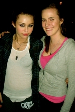 Luuvee:x - x Miley with her fans x