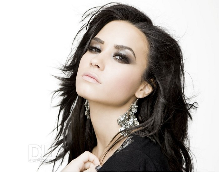 Demi-Lovato-Wallpaper-demi-lovato-8239474-1400-1100