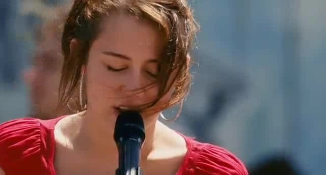 miley ray cyrus (17) - miley cyrus in hannah montana the movie singing the climb
