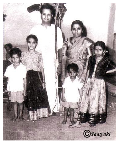 Seshendra with wife Janaki and children:1962; Seshendra(middle) With (from Left) second son Vanamali, second daughter Revati, wife Janaki youngest
