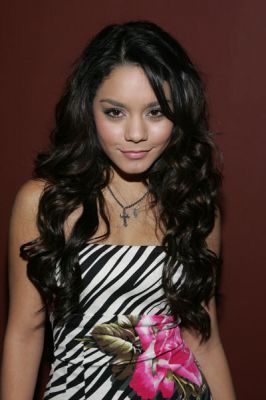 normal_vanessaannehudgens-dot-net_ashleytisdalebday2005oct9-004