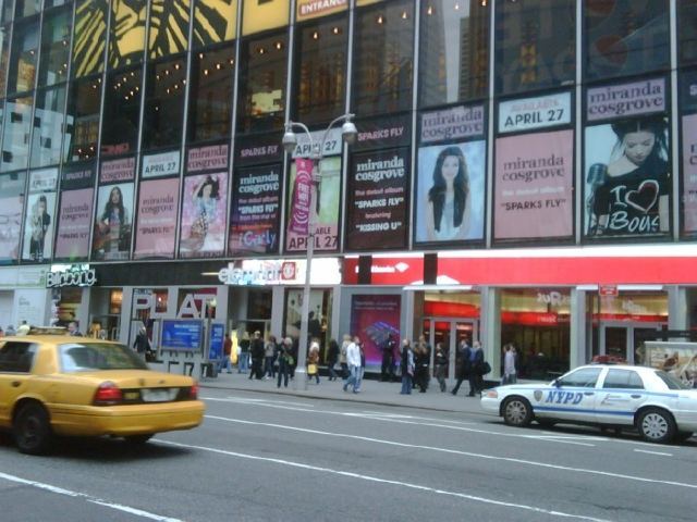 I\'m heading to NY soon to perform my single Kissin U! My friend sent me this pic from Time Square!! - proofs4