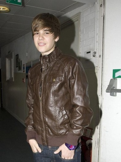 Justin_Bieber_1267198911_1