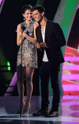 normal_063 - Selena Gomez Award Shows 2O11 VMA MTV Video Music Awards